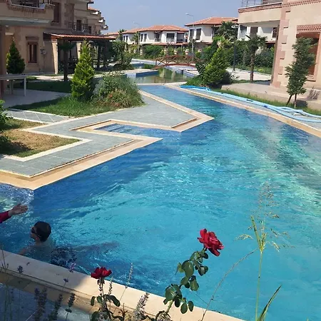 Egzotik Taş Villada Bir *